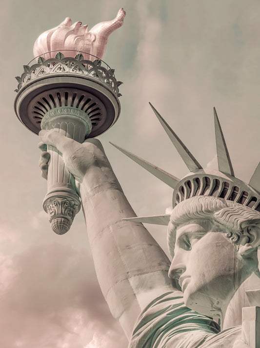 NEW YORK CITY Statue of Liberty | urban vintage style